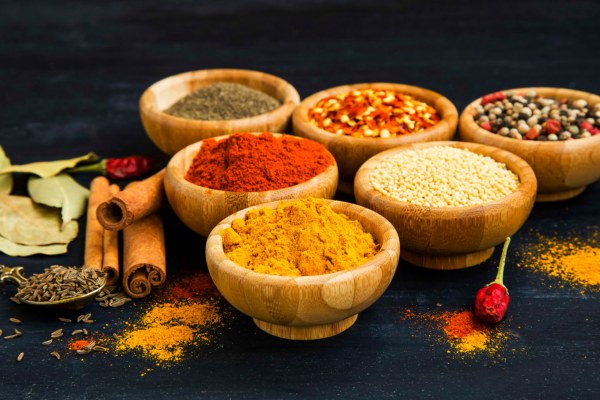 Spices (cardamom Green, clove, cinnamon)